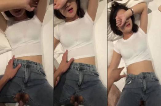 Mỗi lần chịch là em lại mất 1 cái quần cuộc tình này hơi tốn quần